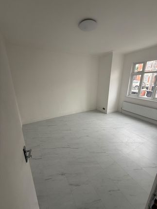 47, Goodmayes Avenue, ILFORD photo 4