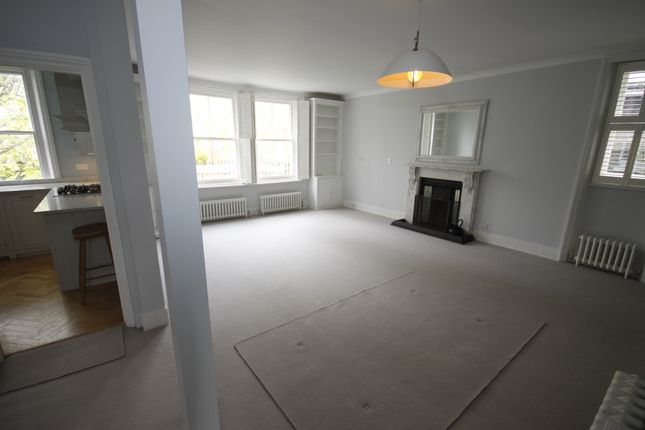Flat to rent in Granville Park, London