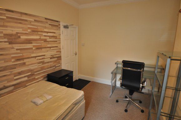 21, Wern Fawr Road, Swansea photo 4