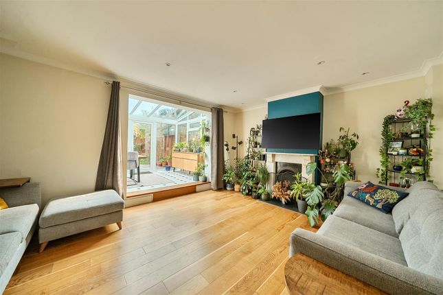 75, Fullers Avenue, Surbiton photo 2