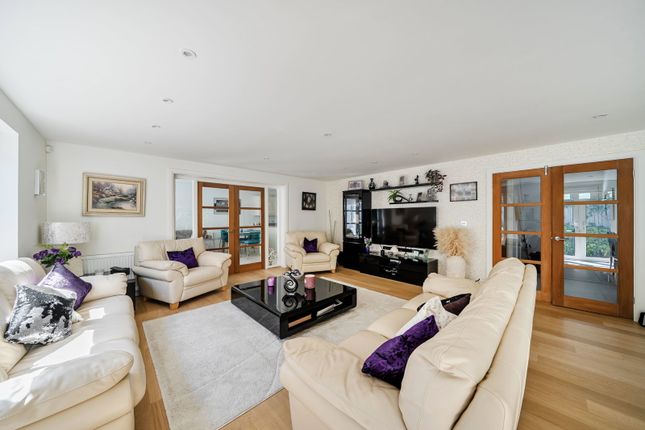 16, Elstree Road, Bushey photo 2
