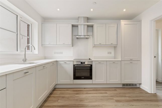 The Grantham, 44, Cwrt Y Priordy, Carmarthen photo 3