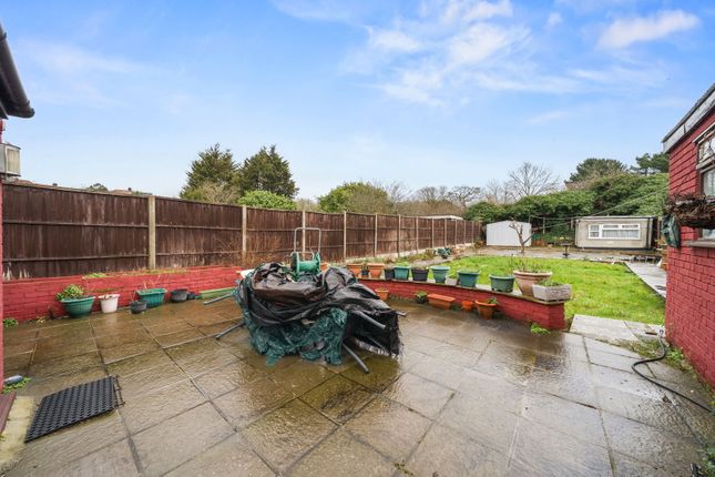33, Park View Road, London photo 2