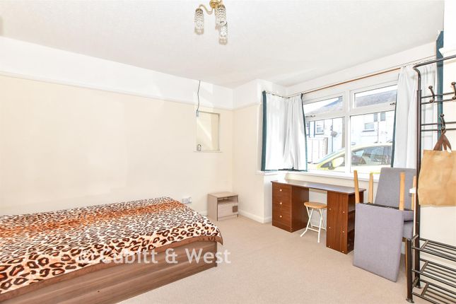 7, Lyon Street, Bognor Regis photo 4
