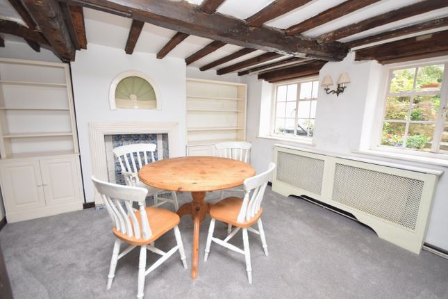 Christmas Cottage,, 68 West Street, Surrey photo 4