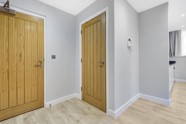 Flat for sale in Stanmore, Middlesex