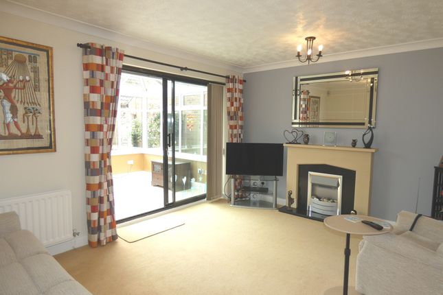 3, Maxey Close, Peterborough photo 4