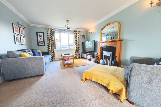 16, Pinecroft, Carlisle photo 2