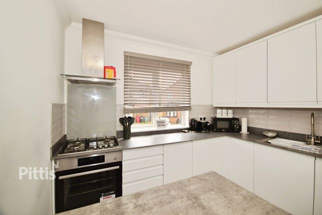 Flat 2, 70, Fairfield Gardens, Sandown photo 2