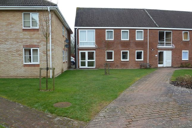 Flat to rent in Lynwood Drive, Andover, Hampshire