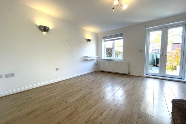 23 The Woodlands, Langley Park photo 2