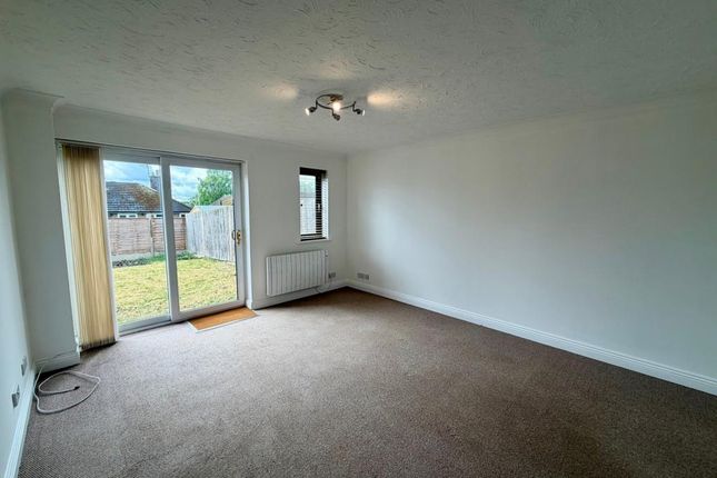 16a, The Heathers, Wollaston photo 4
