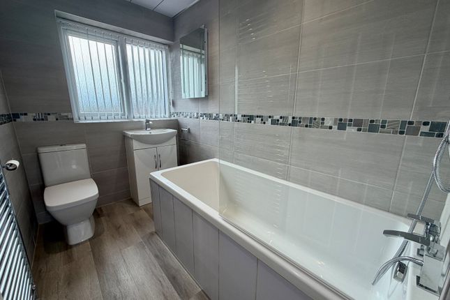 74A,, Windmill Avenue, Rednal photo 5