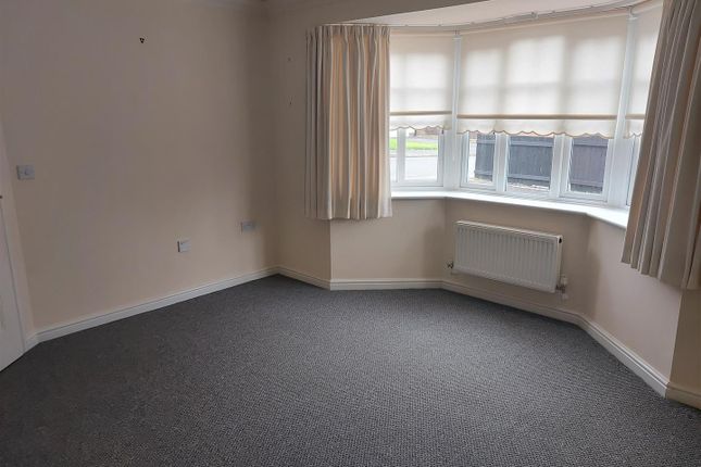 Lounge 1.Jpg