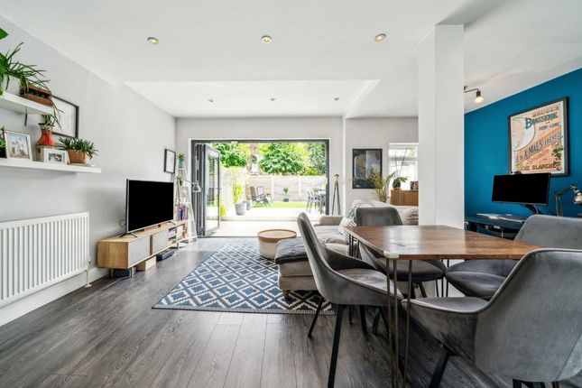 1, Midmoor Road, London photo 4
