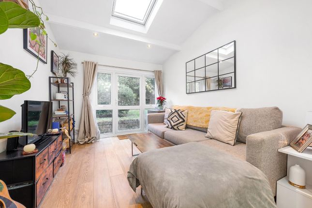 1-bed flat on Flat 1F, 88-90, Ritherdon Road, London, £400,000