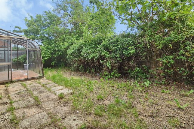 12, Middle Pasture, Peterborough photo 4