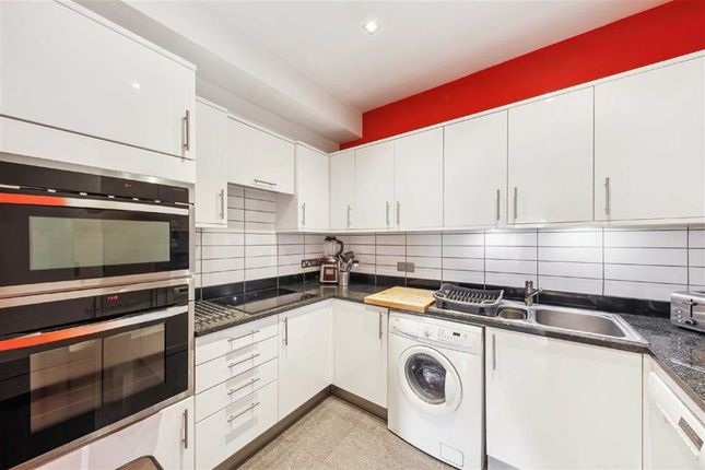 Flat to rent in Elizabeth Square, London