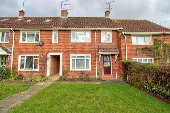 Thumbnail Terraced house for sale in Meadow Way, Bracknell