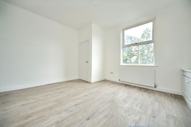 50 Victoria Road, Wigan photo 2