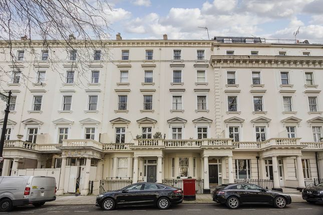 Flat for sale in St George`S Square, London