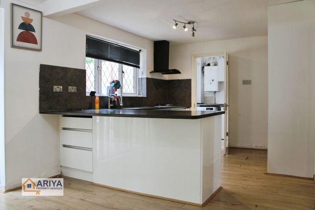 15 Woodborough Road, Leicester photo 5