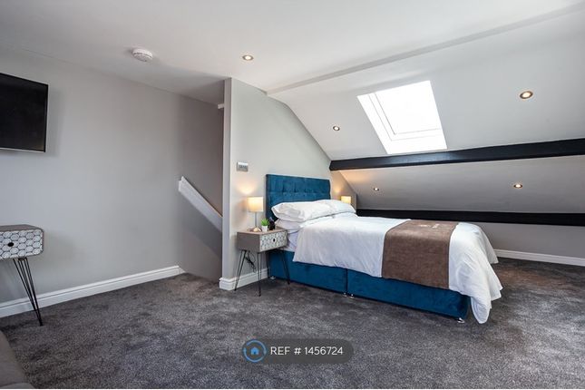 Room to rent in Crompton Road, Macclesfield SK11