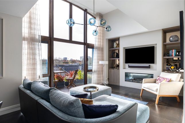 Flat 18, 300, Acton Lane, London photo 2