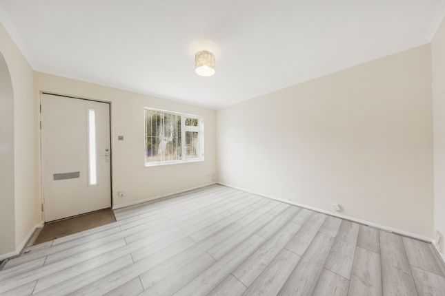 68, Rollesby Way, London photo 3