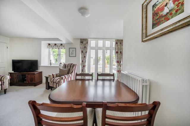 1, Oxford Court, Bicester photo 4