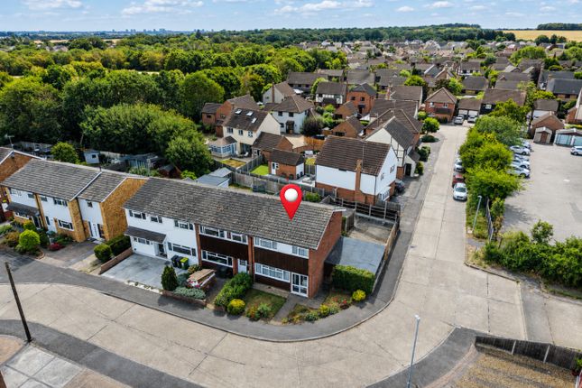 9 Briar Close, Hockley, Essex photo 2