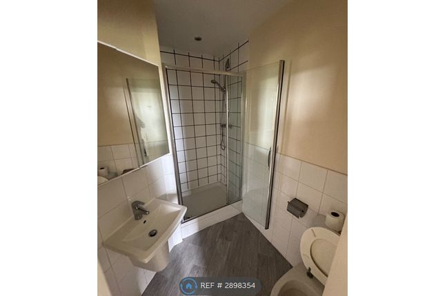 Flat, Lyme Place King St, Dukinfield photo 2