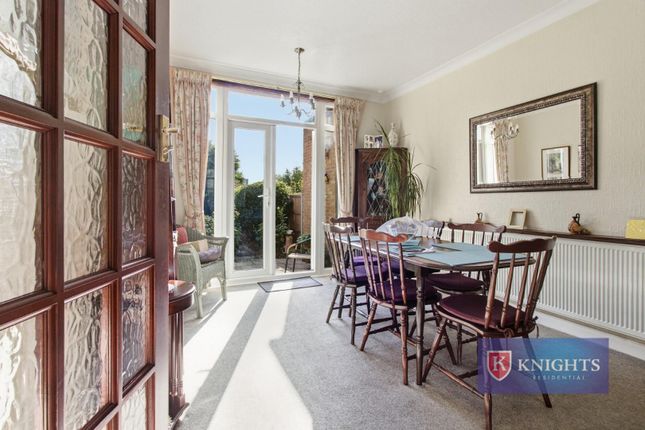 2, Hamilton Avenue, London photo 4