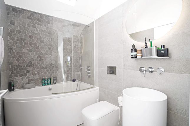 11 Grange Court, 12, Sydenham Hill, London photo 4