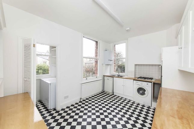 Flat 51, Bishops Mansions, Bishops Park Road, London photo 4