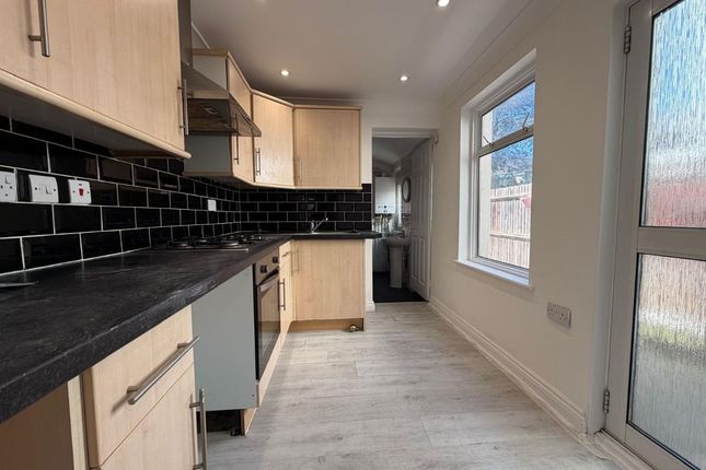 43 Livingstone Road, Gillingham photo 4