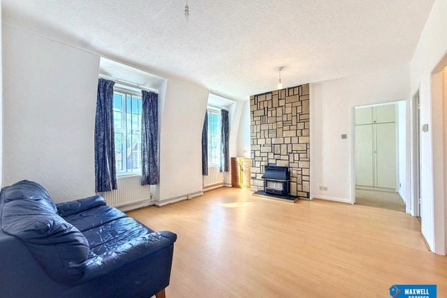 171, Watling Avenue, Edgware photo 2