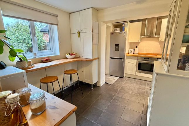 23, Green Farm Road, BAGSHOT photo 4