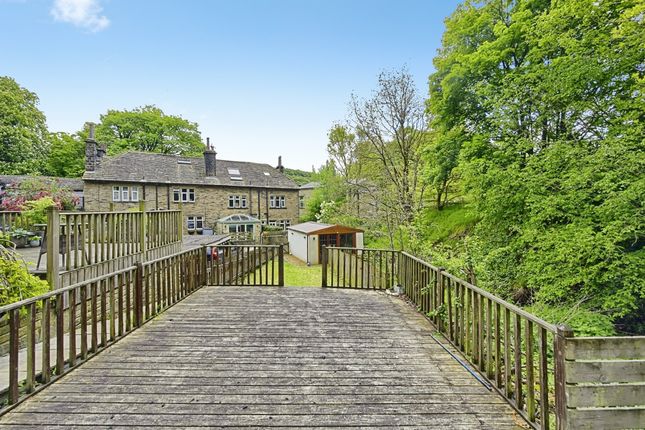 4, The Pond, Sowerby Bridge photo 2