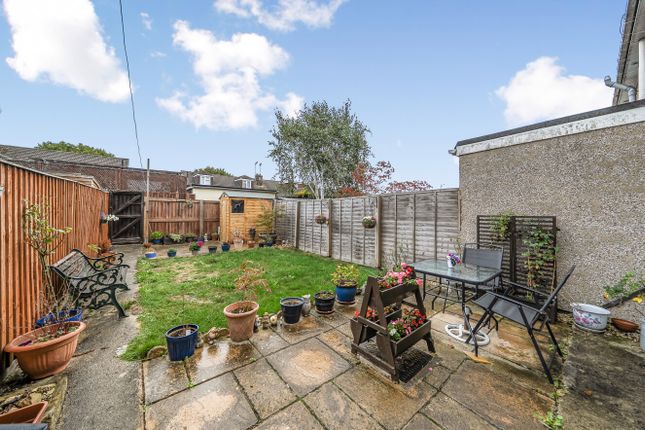 10, Witham Way, Swindon photo 4