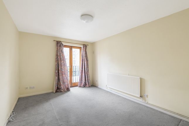 Thumbnail Flat to rent in Moriatry Close, London