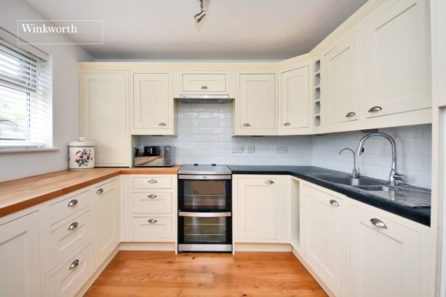 101, Oaks Avenue, Worcester Park photo 4