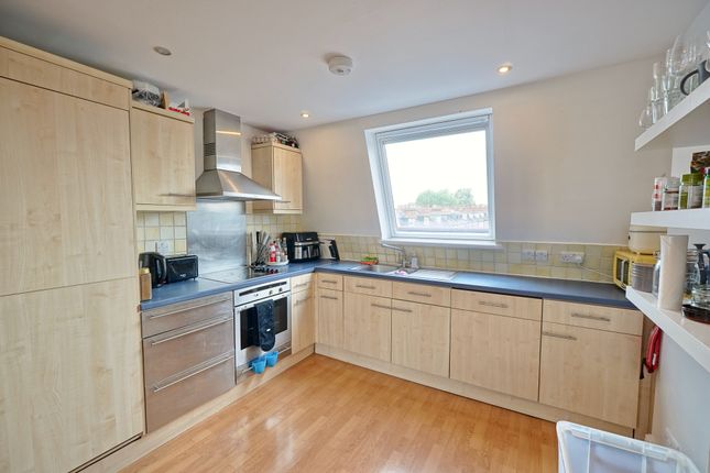 Flat C, Englands Lane, NW3 4TG, London photo 4