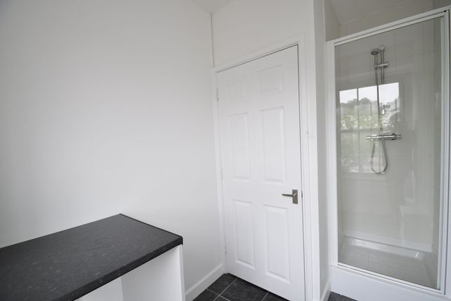 Flat B 12 Clytha Crescent, Newport, Newport photo 5