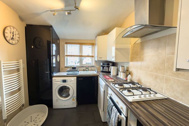 36 Margaret Terrace, Rowlands Gill photo 3