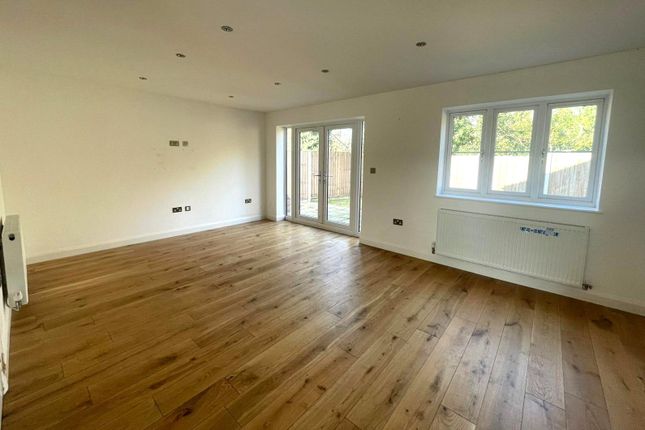 Willow Tree Cottage,, Meadow Close, Ash Vale photo 3