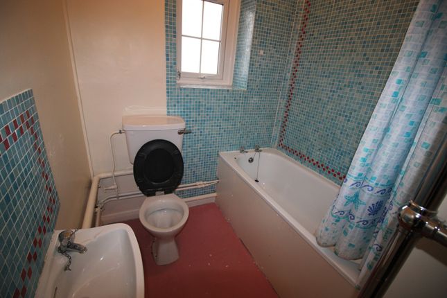Flat 11, Dora House, Rhodeswell Road, Limehouse, LONDON photo 5