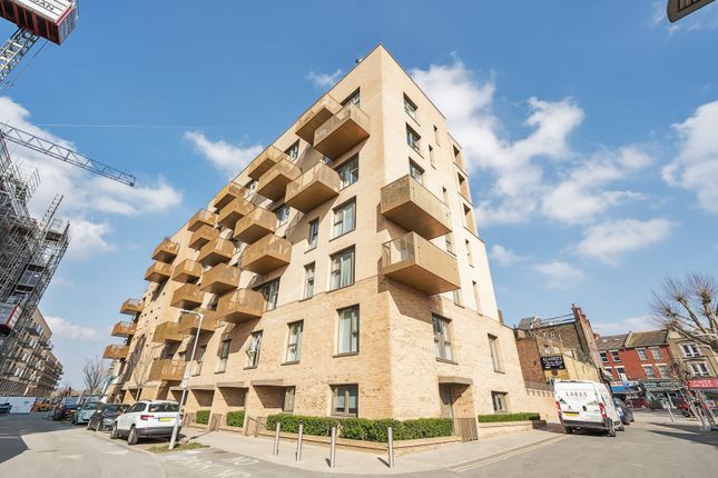 Thumbnail Flat for sale in Starling Apartments, Perryfield Way, London