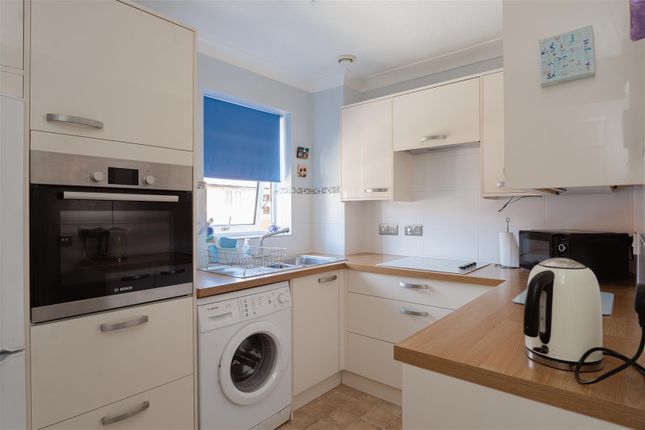 10 Ashfields, 26-30, Alma Road, Reigate photo 4