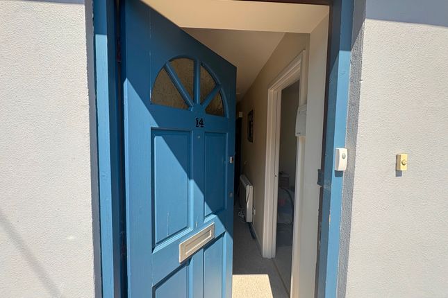 Flat 14, Irvine Court, Mumbles, Swansea photo 3